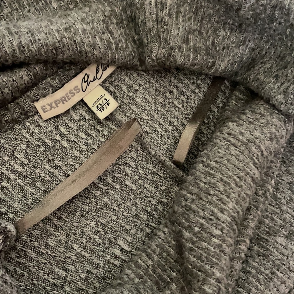 Express sweater - Picture 3 of 6